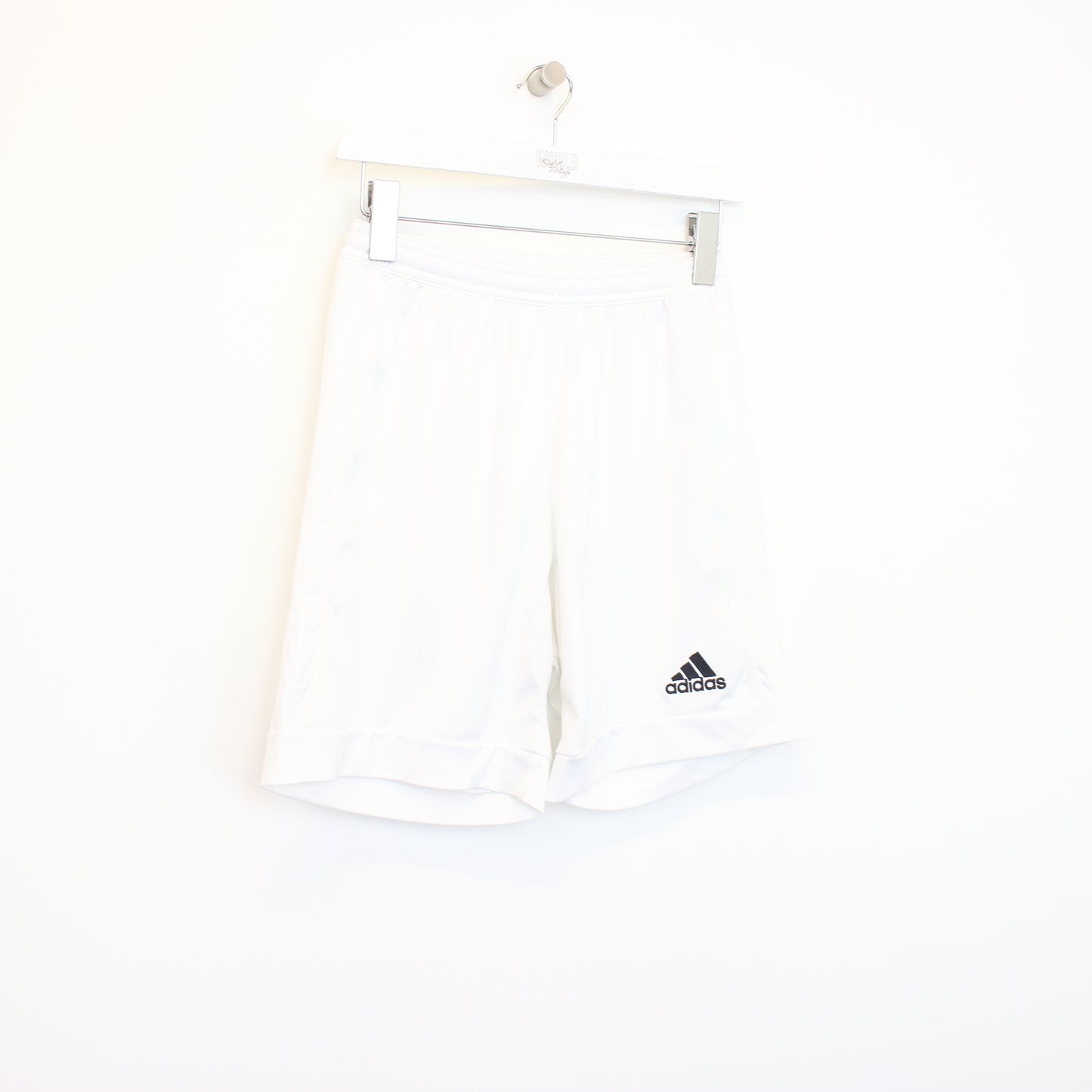 Vintage Adidas shorts in white. Best fits S