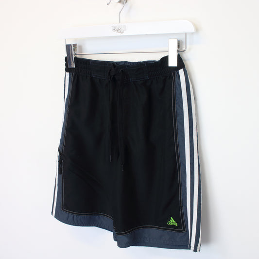 Vintage Adidas shorts in black. Best fits S