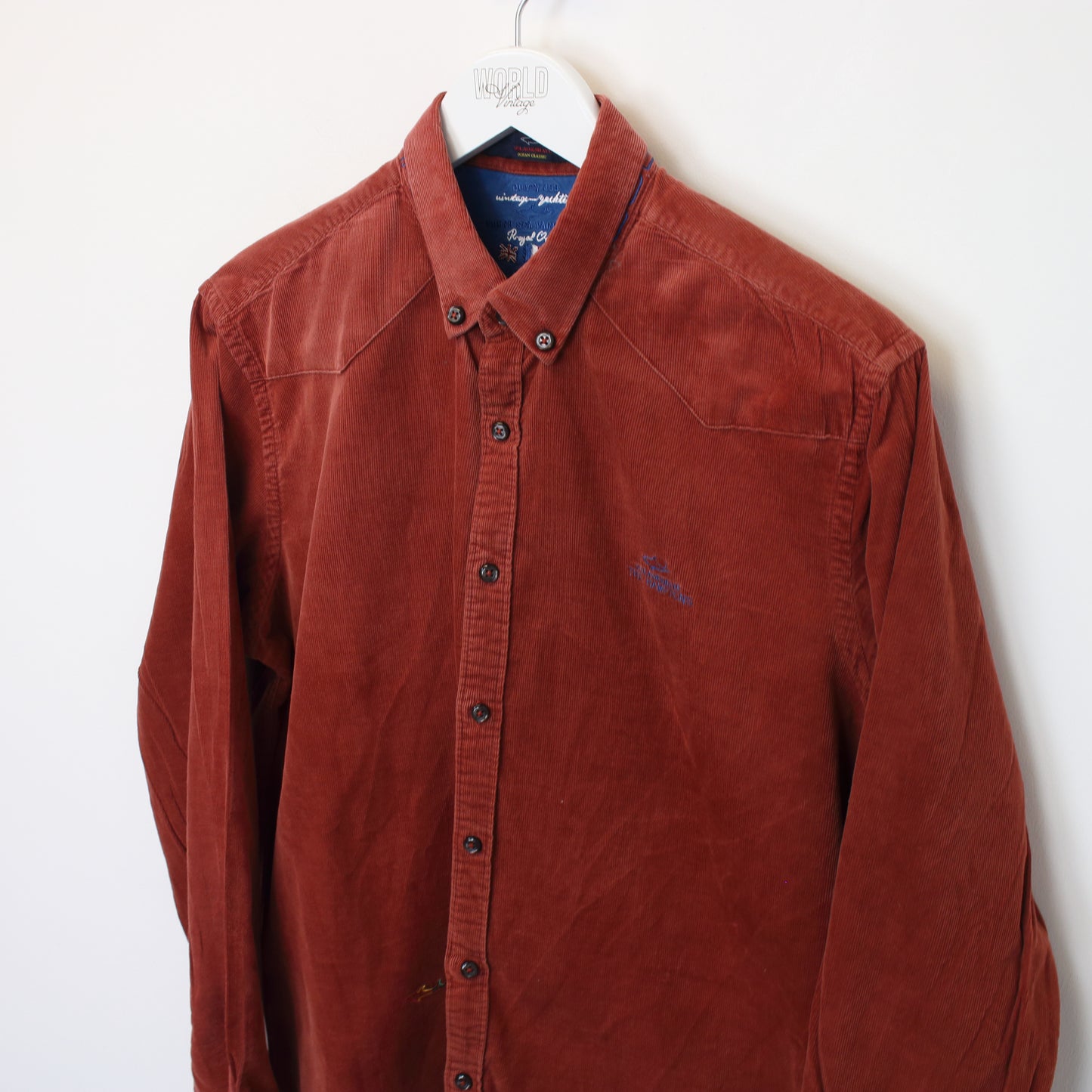 Vintage Gulao&Shavu shirt in brown. Best fits M