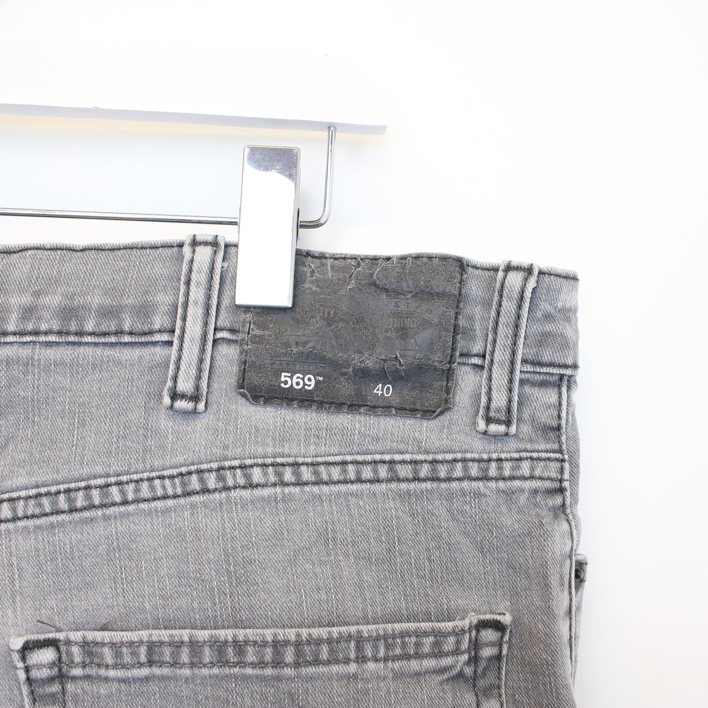 Vintage Levi's demin shorts in grey. Best fits 38