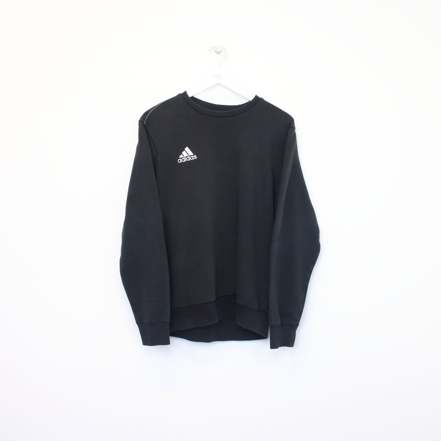 Vintage Adidas sweatshirt in black. Best fits M