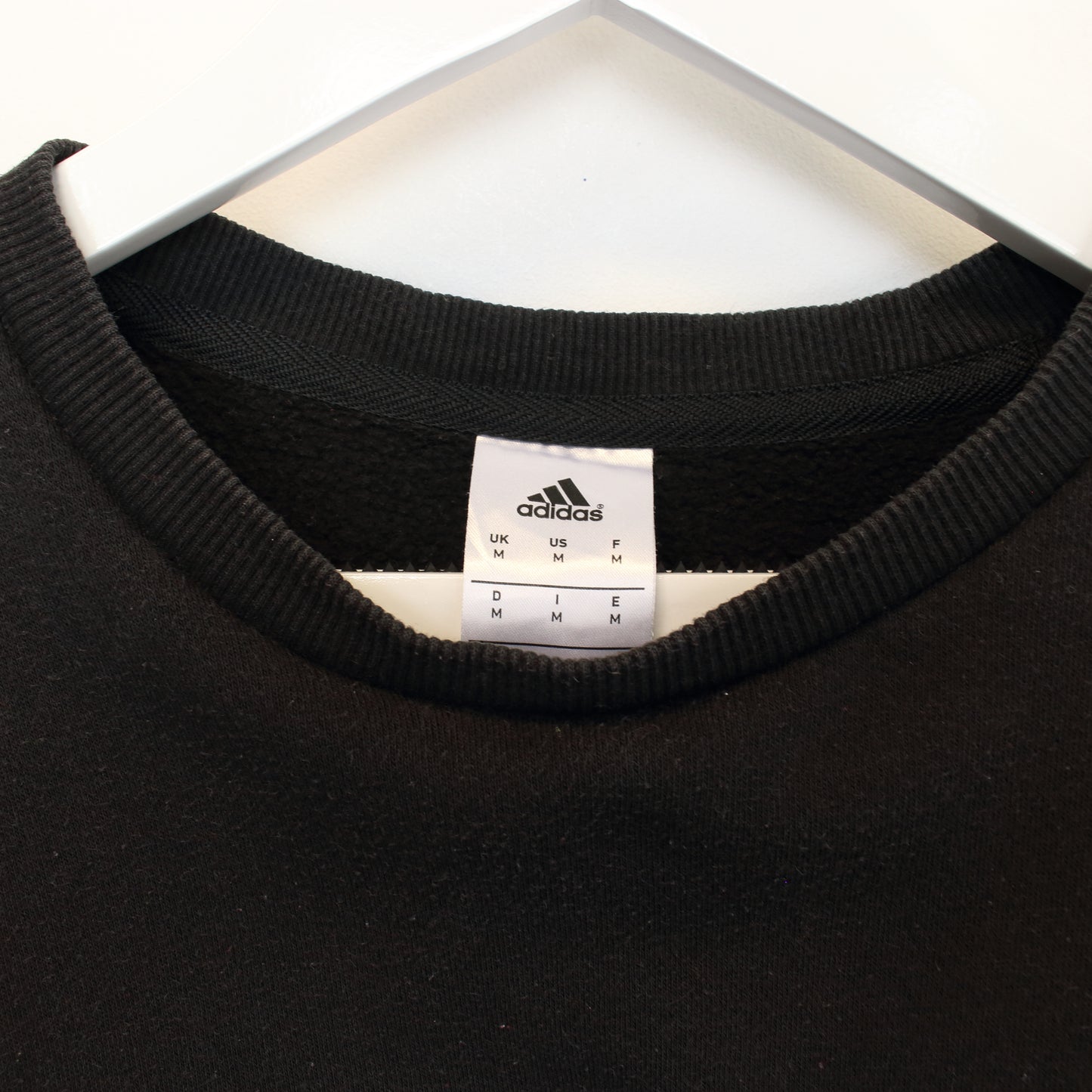 Vintage Adidas sweatshirt in black. Best fits M