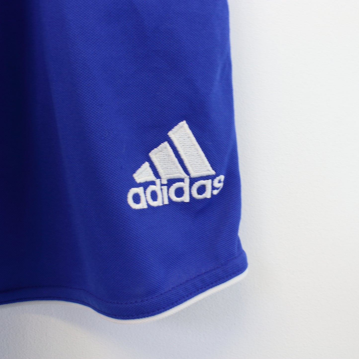 Vintage Adidas shorts in blue. Best fits M