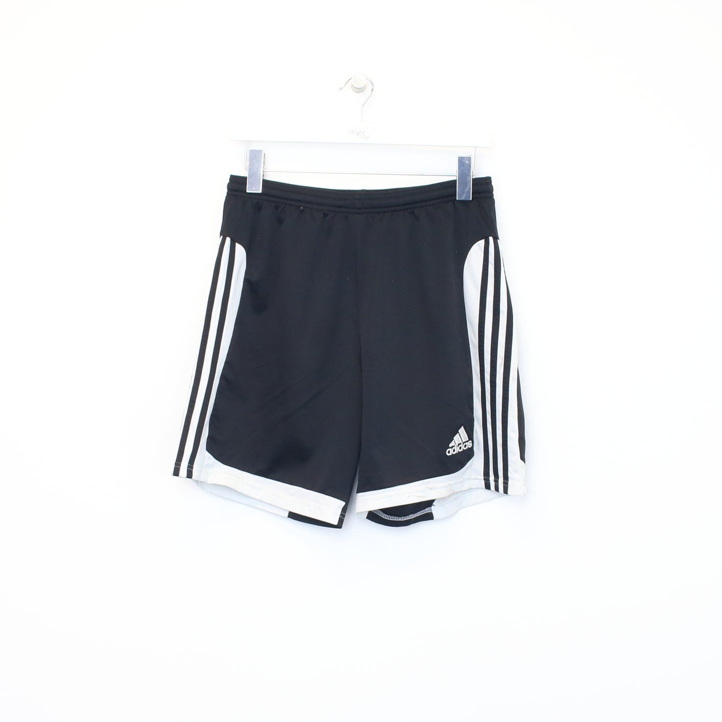 Vintage Adidas shorts in black and white. Best fits M