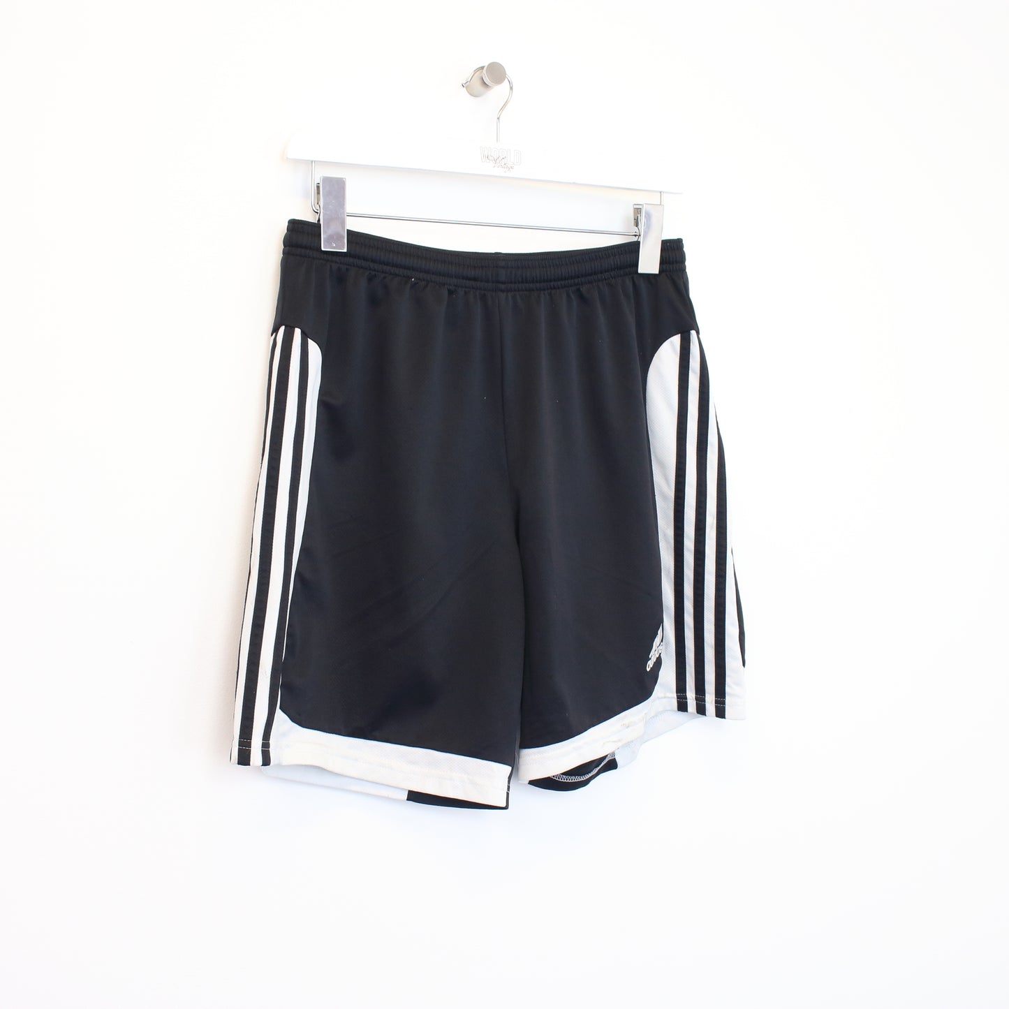 Vintage Adidas shorts in black and white. Best fits M