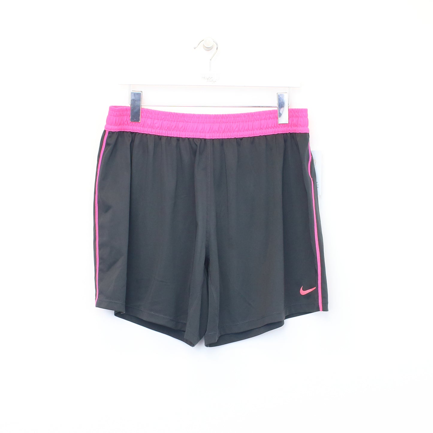 Vintage Nike shorts in grey and pink. Best fits XL