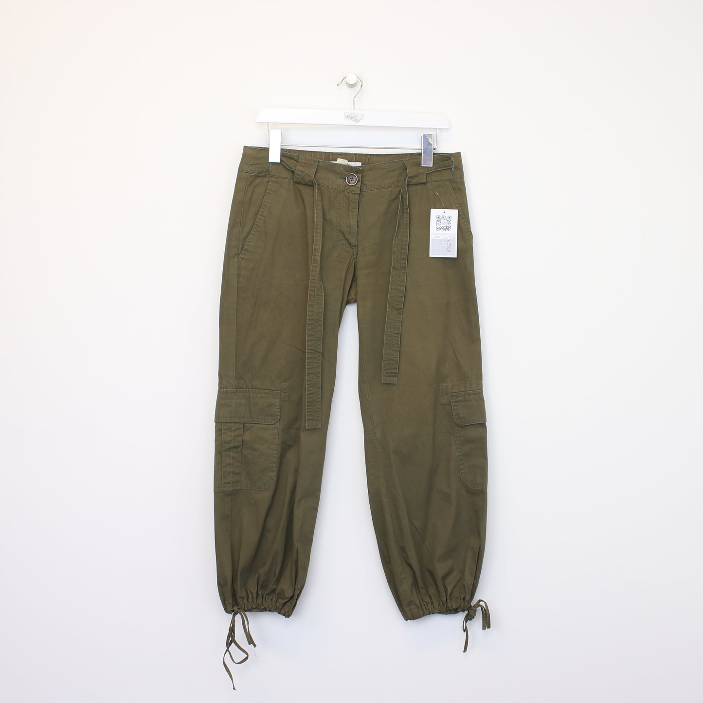 Vintage Zara cargos in green. Best fits M