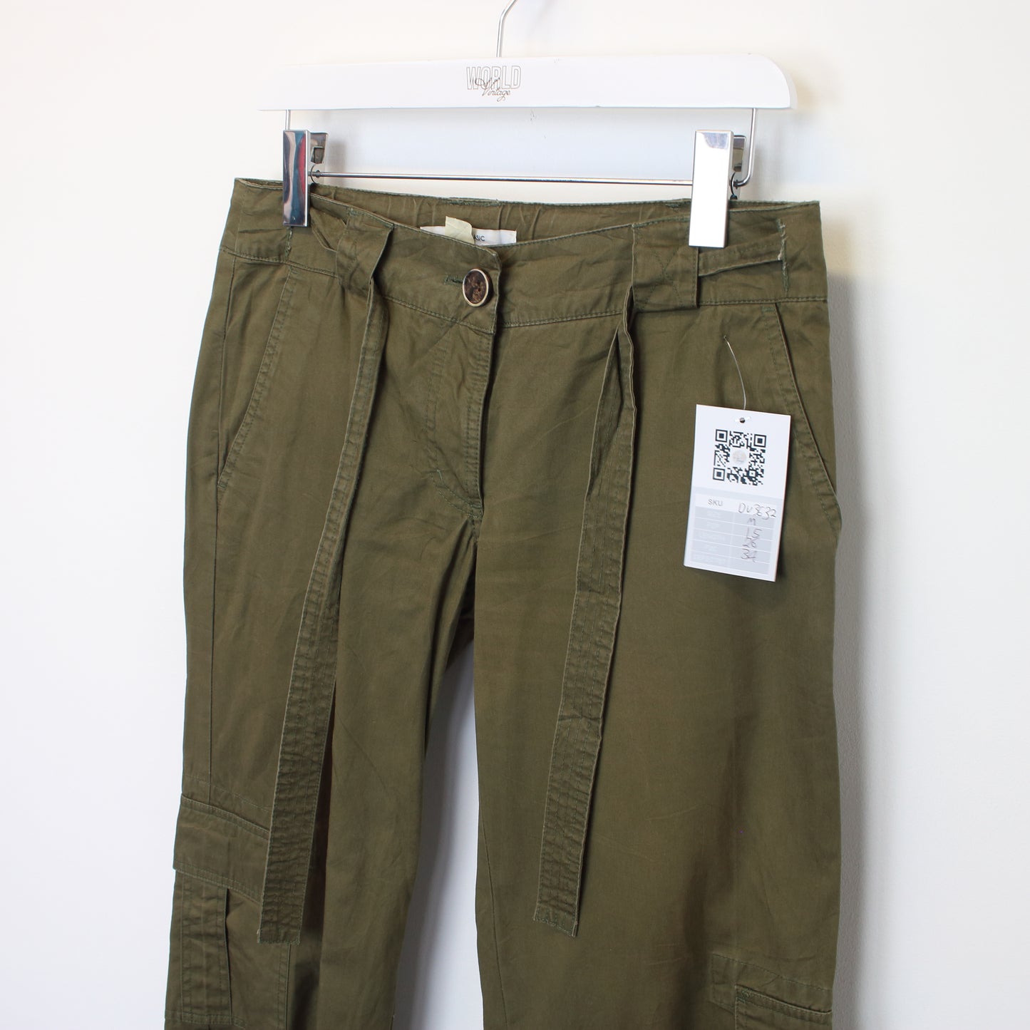 Vintage Zara cargos in green. Best fits M