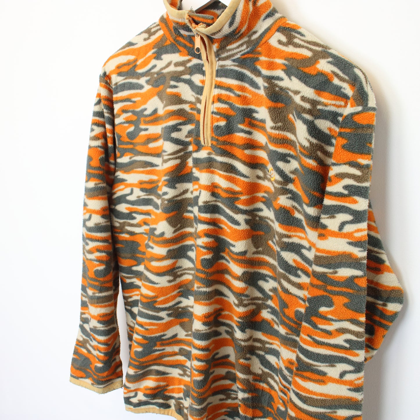 Vintage Limit cargo print fleece in orange and grey. Best fits S