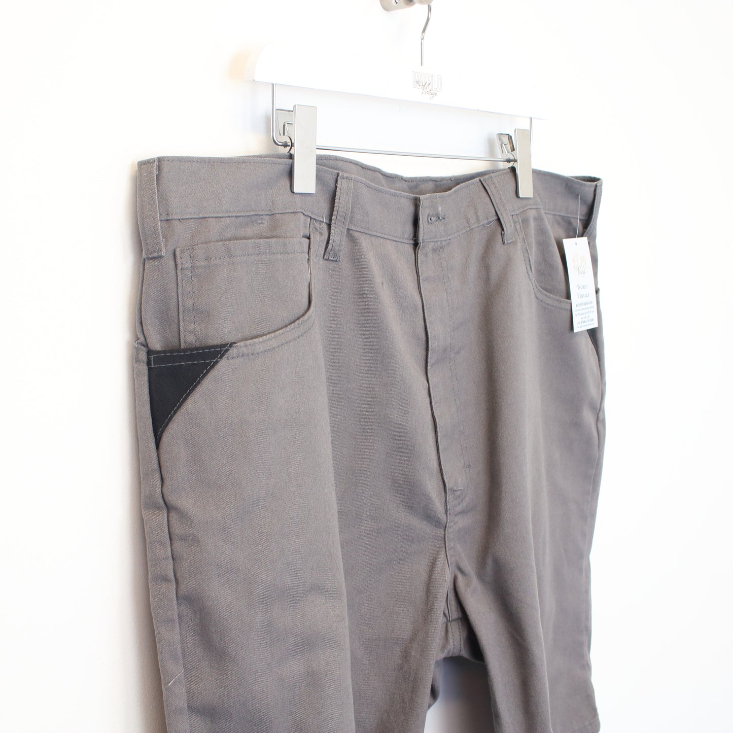 Vintage Dickies shorts in grey. Best fits W44"