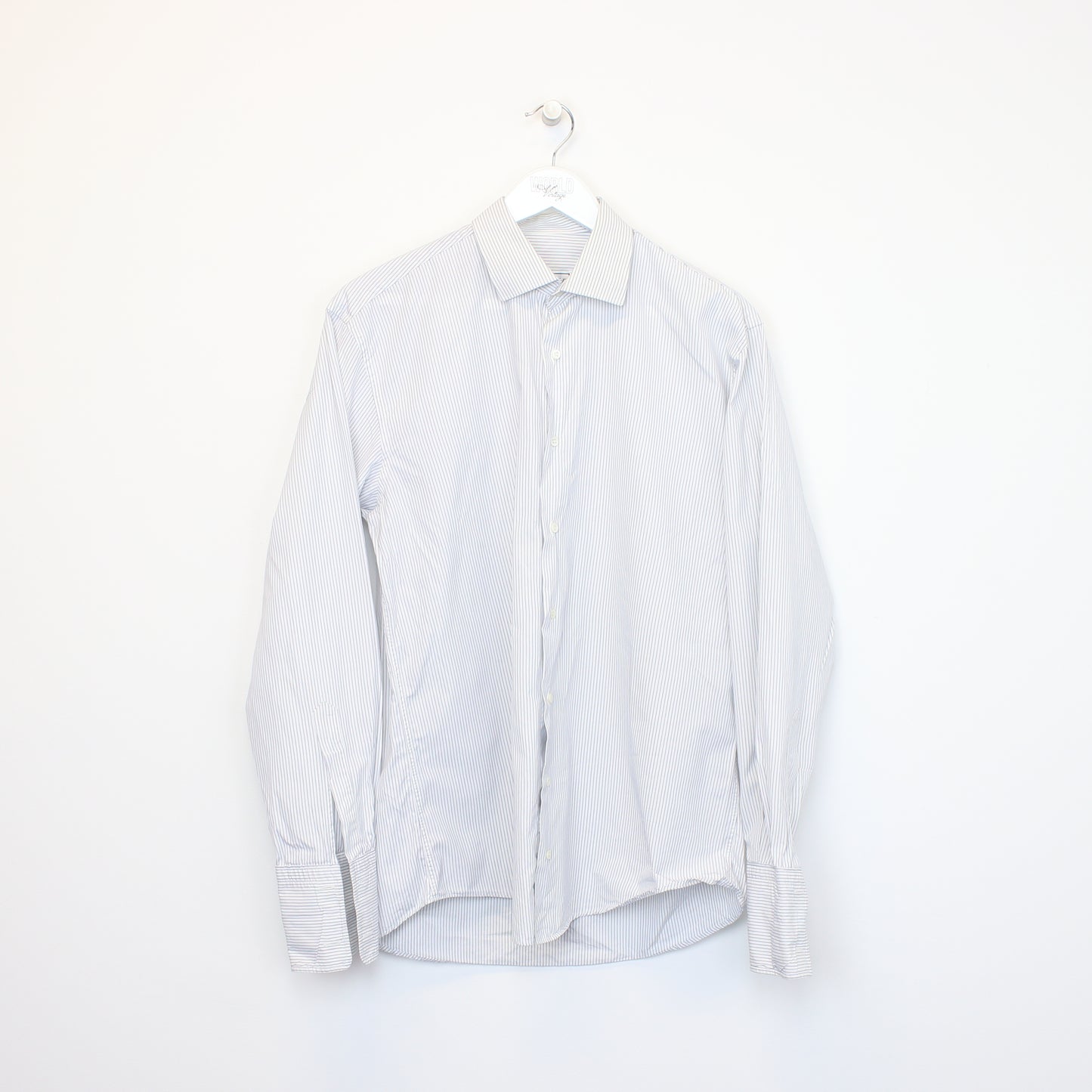 Vintage Burberry shirt in white. Best fits M