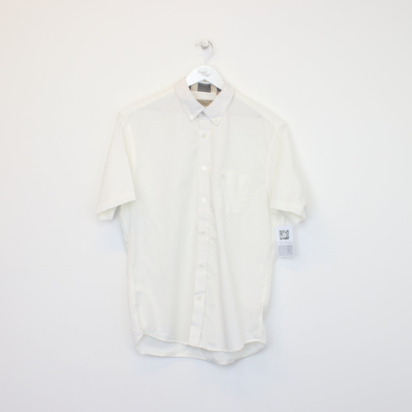 Vintage Burberry shirt in white. Best fits M