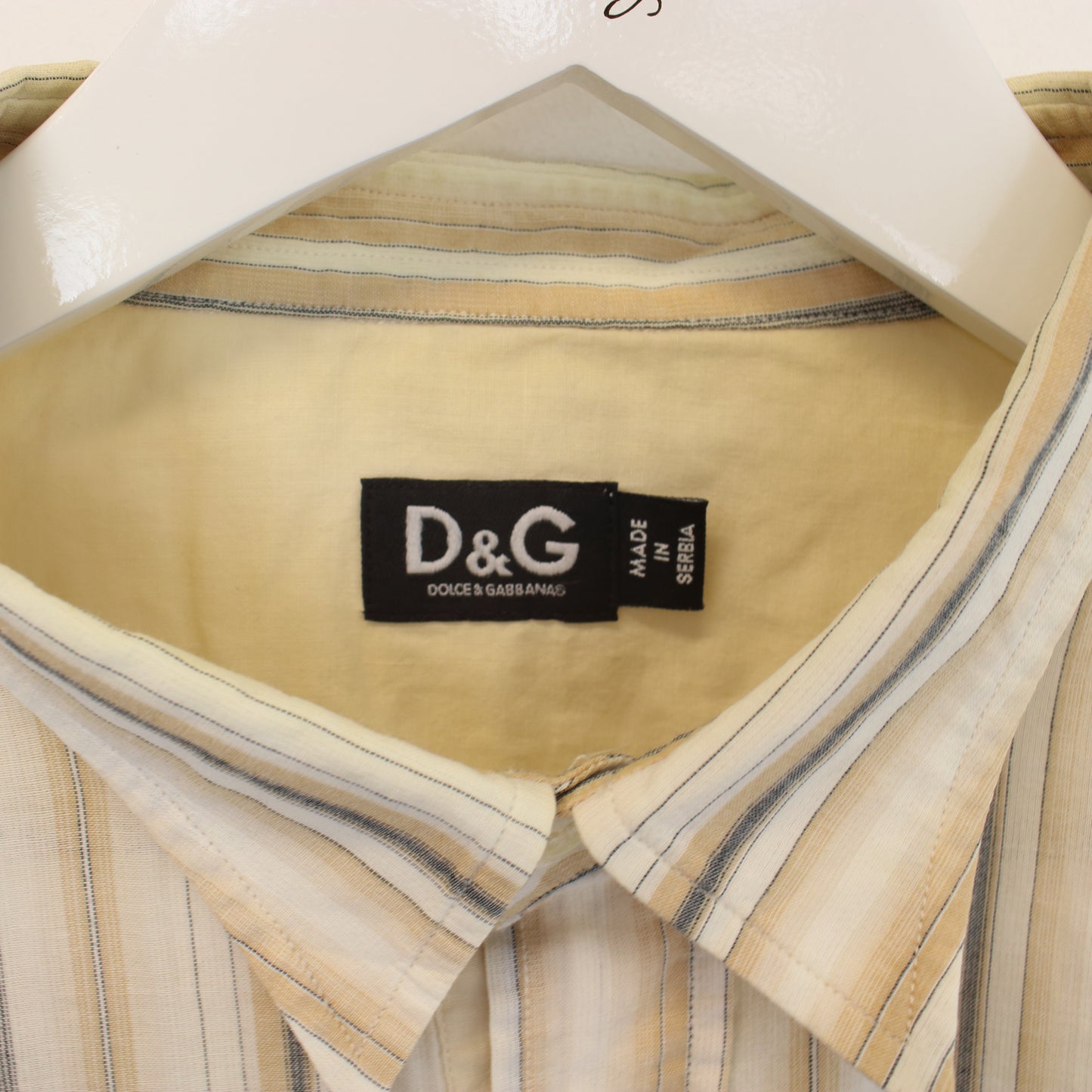 Vintage D&G shirt in beige. Best fits S