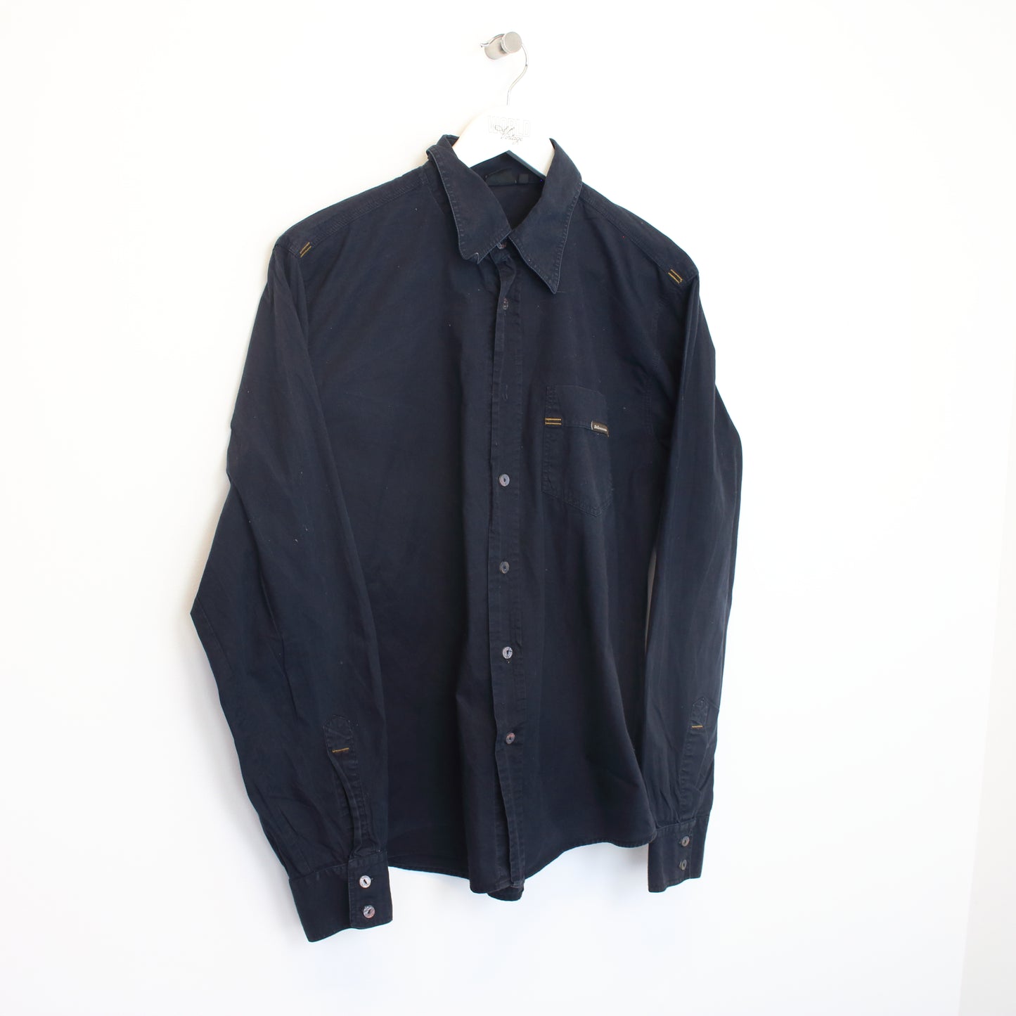 Vintage Dolce & Gabbana shirt in black. Best fits M