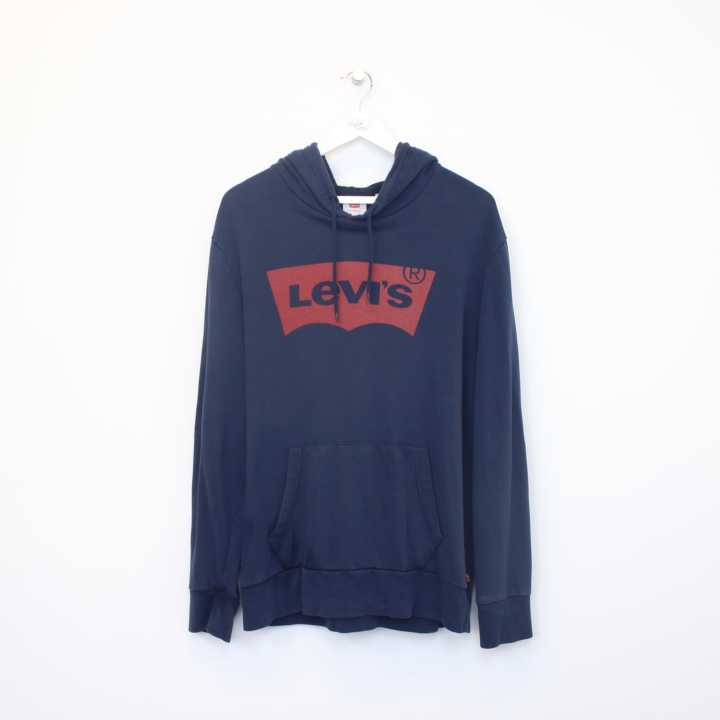 Vintage Levi's hoodie in navy. Best fits L