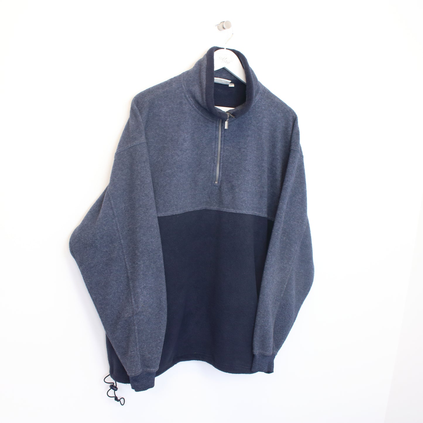 Vintage Canada quarter zip fleece in grey. Best fits L