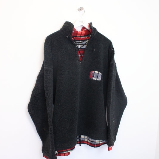 Vintage Mauna fleece in black. Best fits L