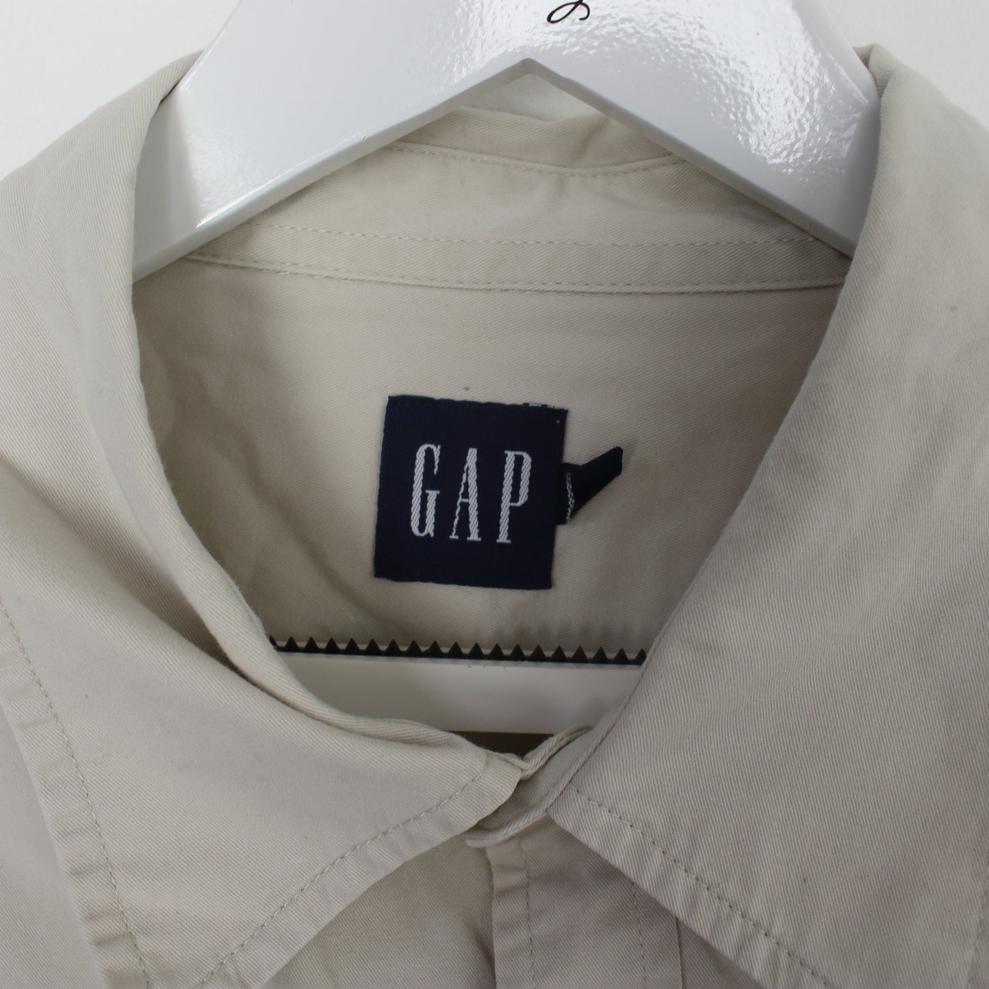 Vintage GAP shirt in beige. Best fits XL