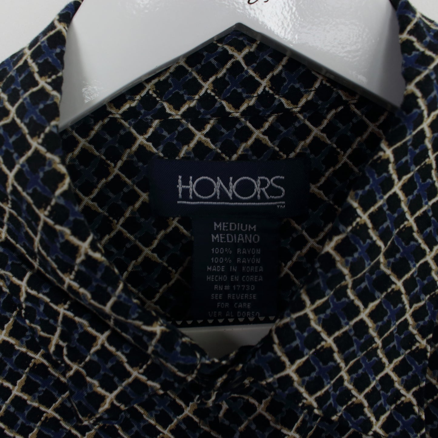 Vintage Honors patterned shirt in multi colours. Best fits L