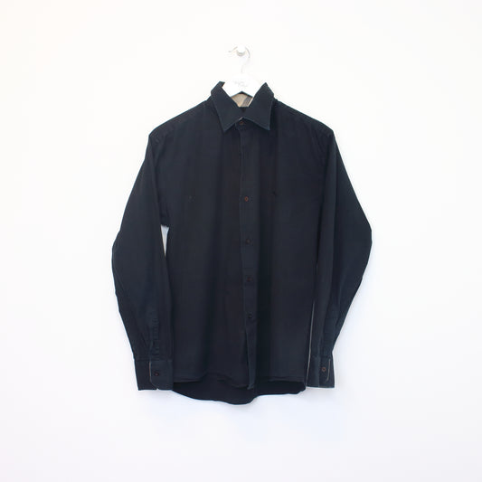 Vintage Burberry shirt in black. Best fits M