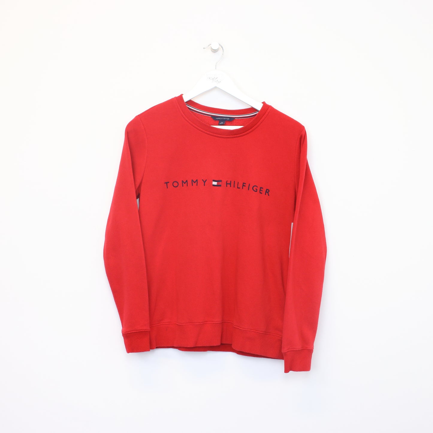 Vintage Tommy Hilfiger sweatshirt in red. Best fits S