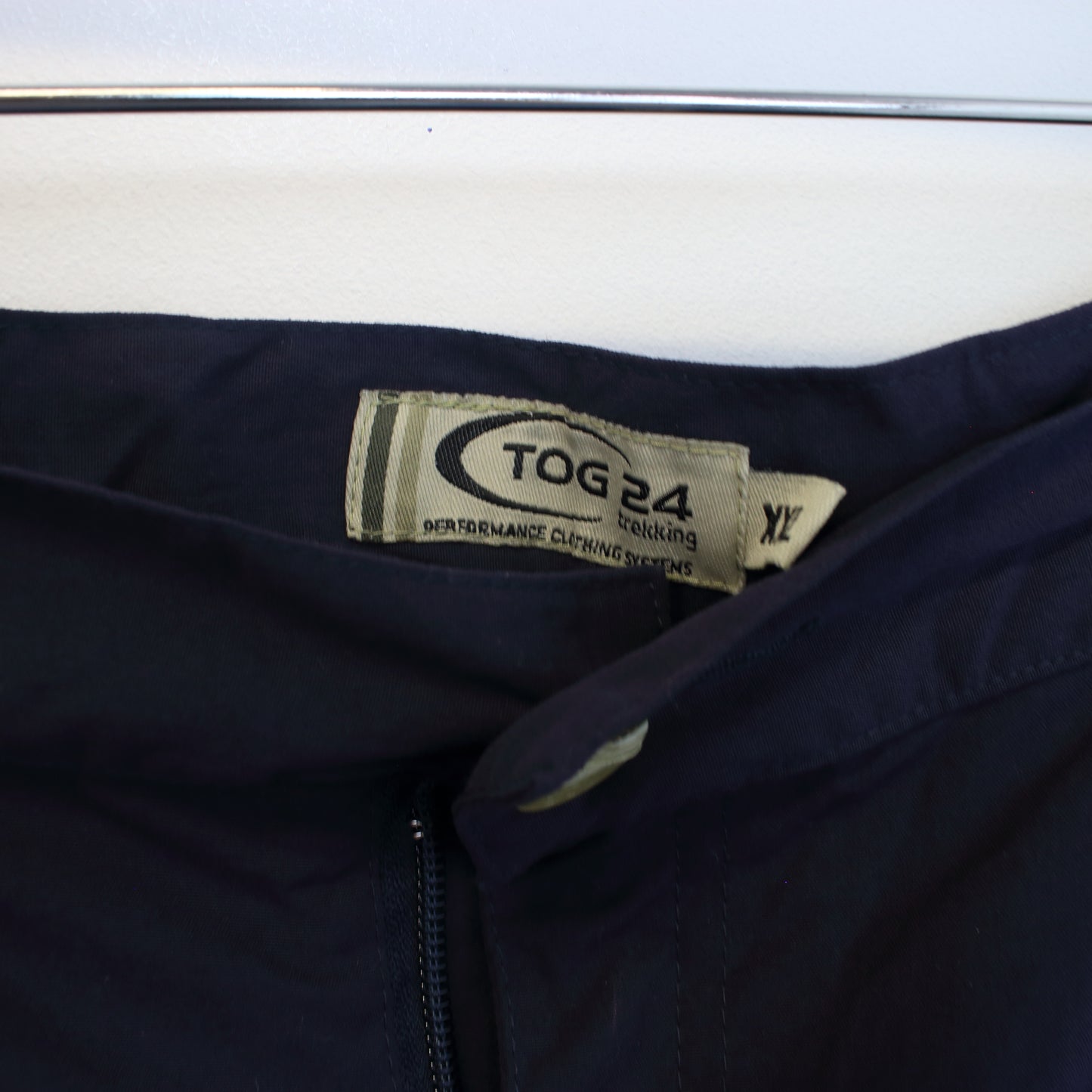 Vintage TOG 24 cargo shorts in navy. Best fits 37