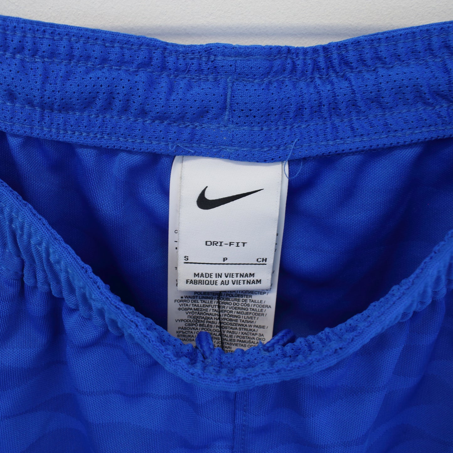 Vintage Nike shorts in blue. Best fits S