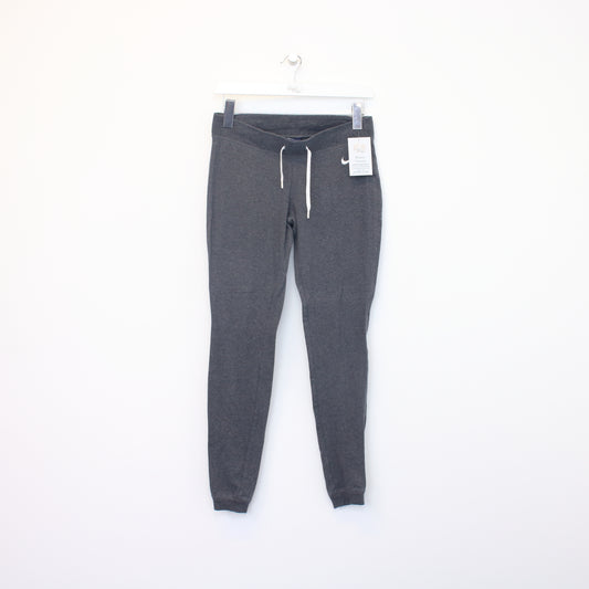 Vintage Nike joggers in grey. Best fits XS