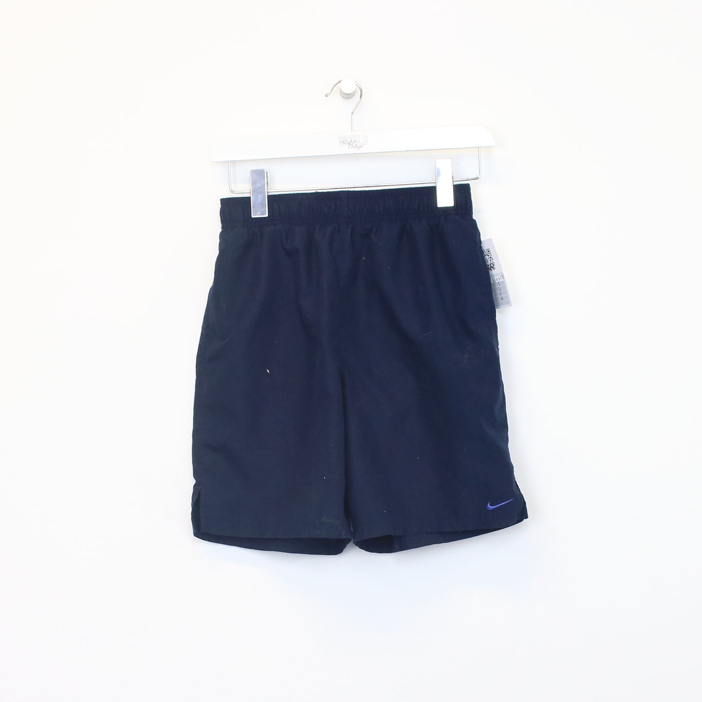 Vintage Nike shorts in navy blue. Best fits S