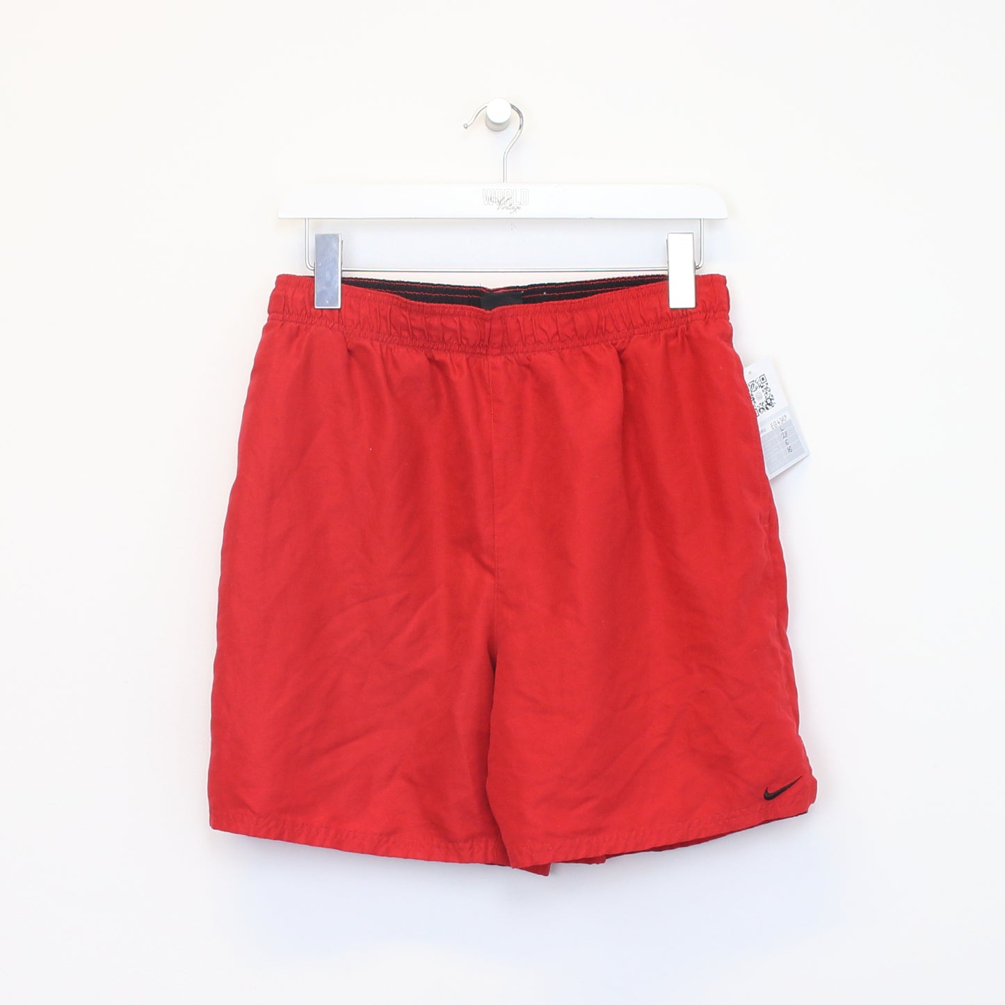 Vintage Nike shorts in red. Best fits M