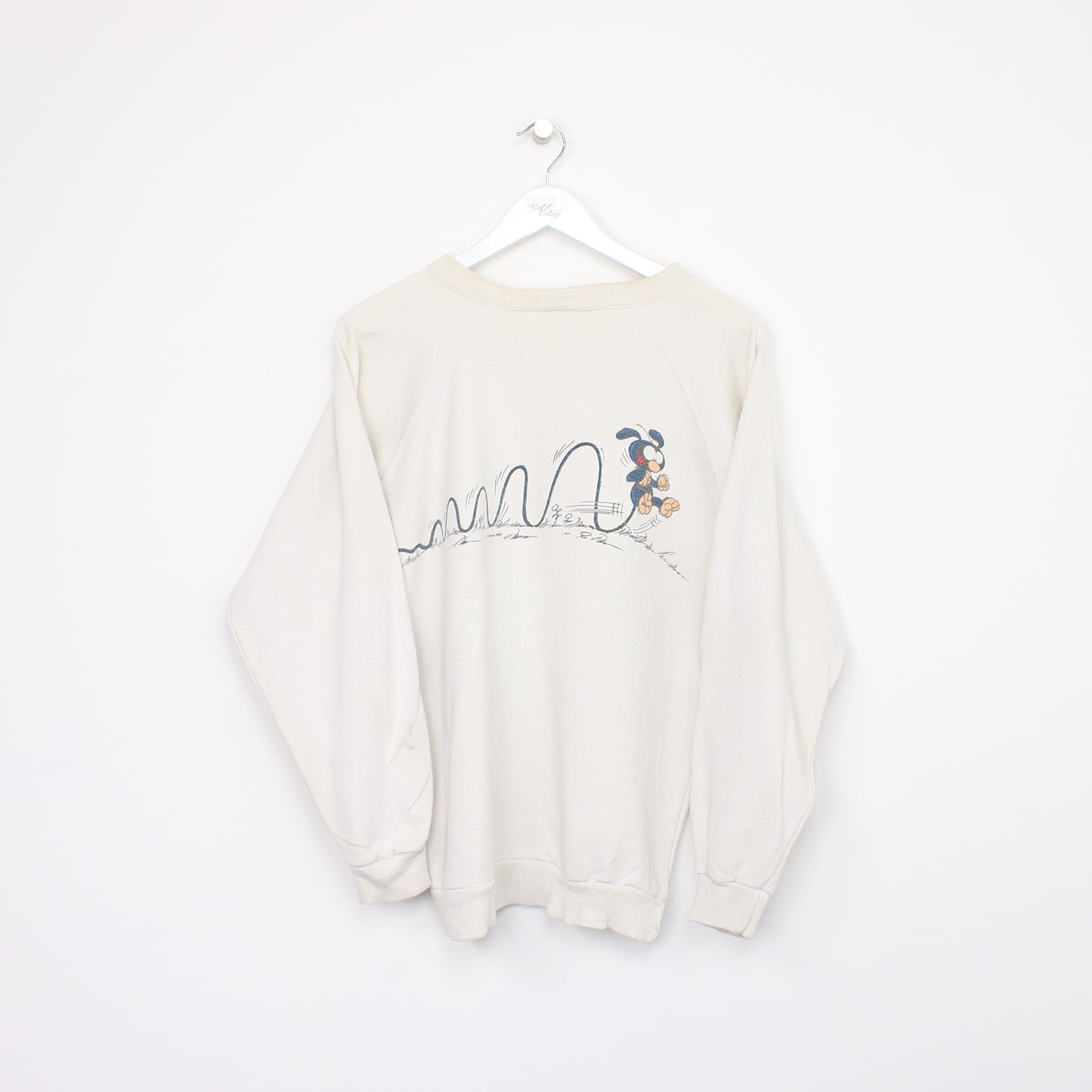 Vintage Unbranded sweatshirt in white. Best fits L