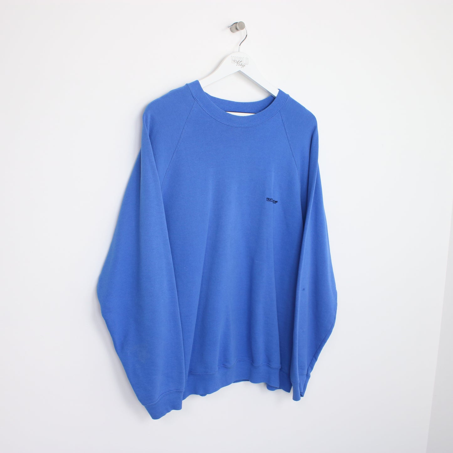 Vintage Fruit Of The Loom sweatshirt in blue. Best fits XXL