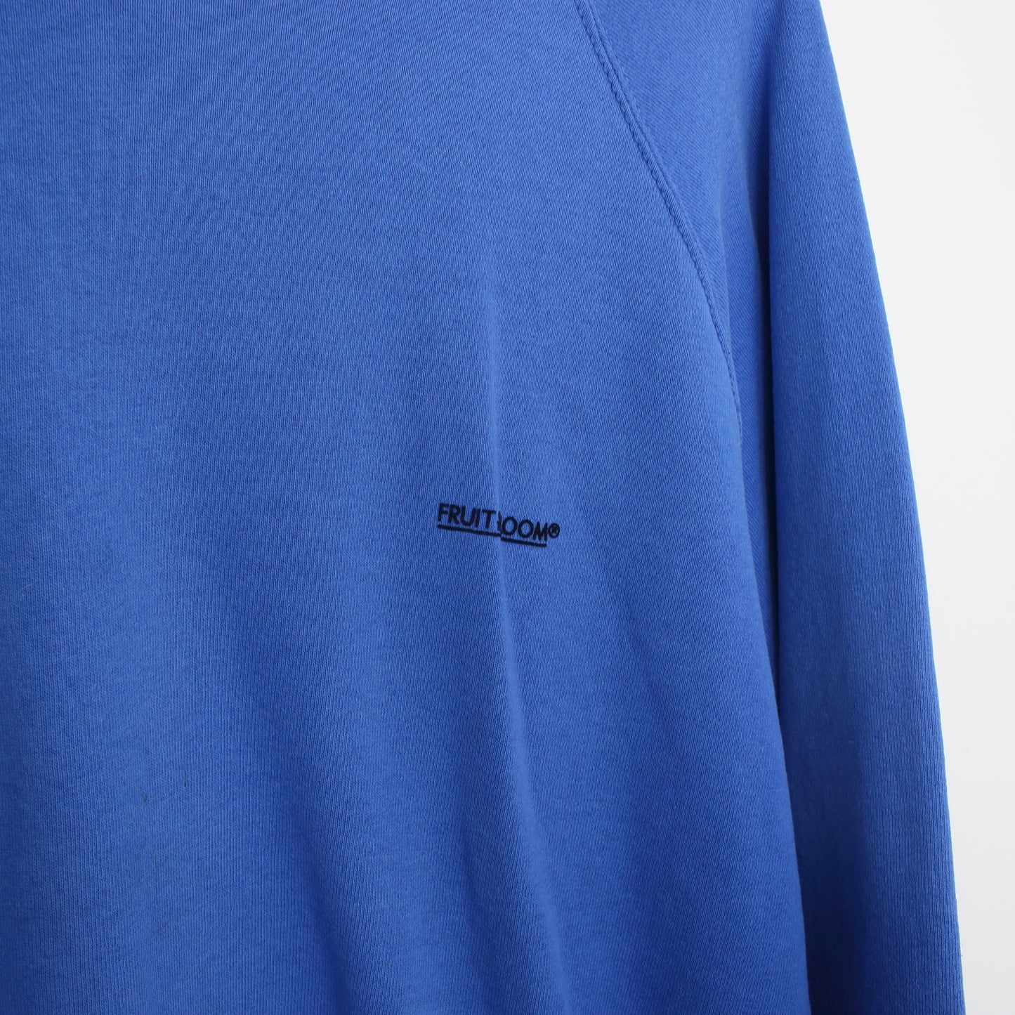 Vintage Fruit Of The Loom sweatshirt in blue. Best fits XXL