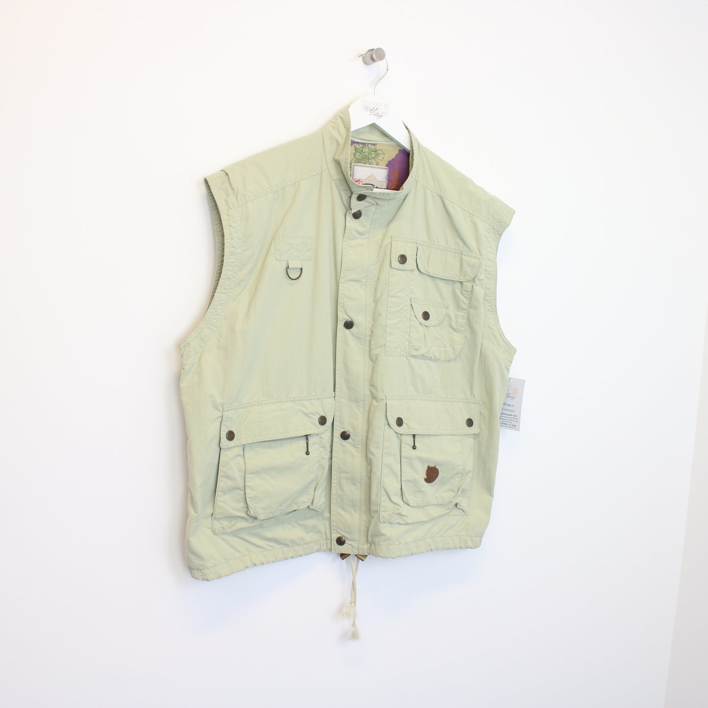 Vintage Unbranded gilet in khaki. Best fits L