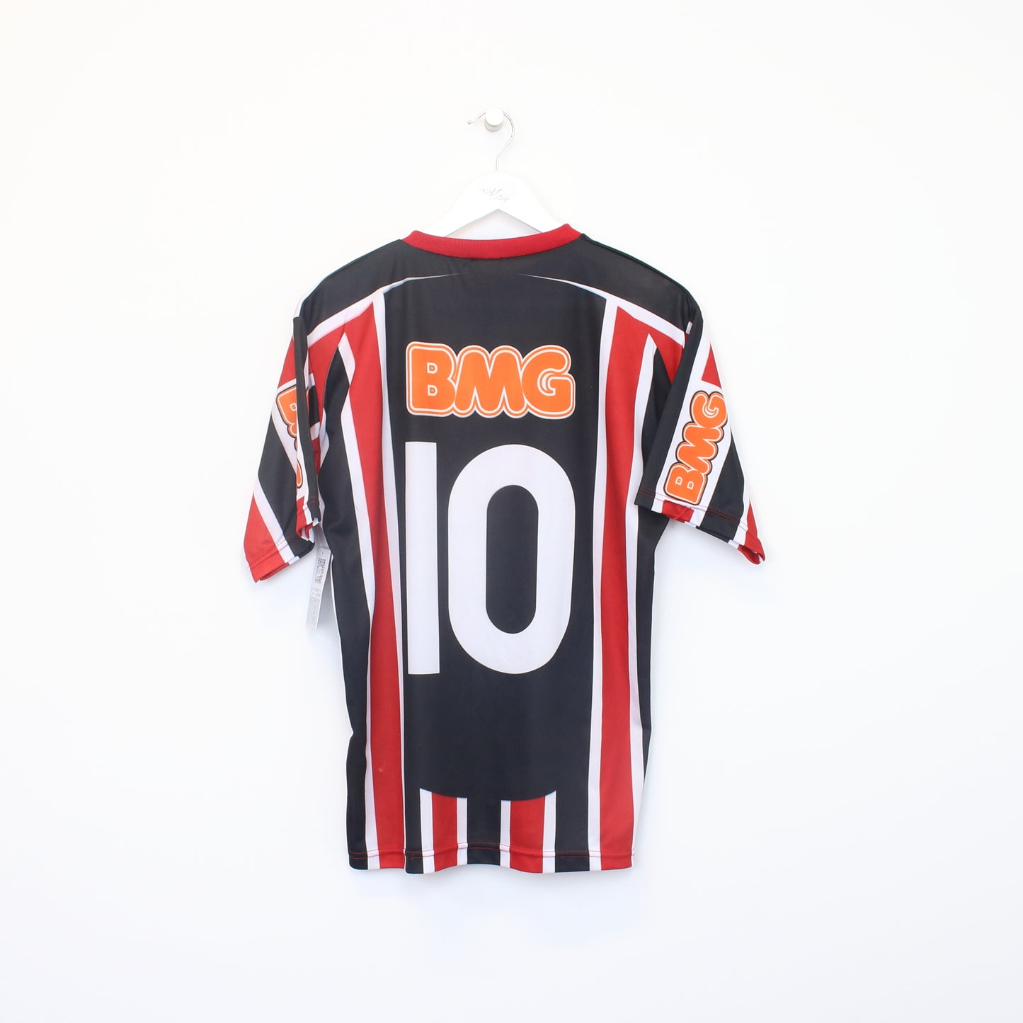 Vintage Sao Paulo 2011/12 replica football shirt in red, black, and white. Best fits M