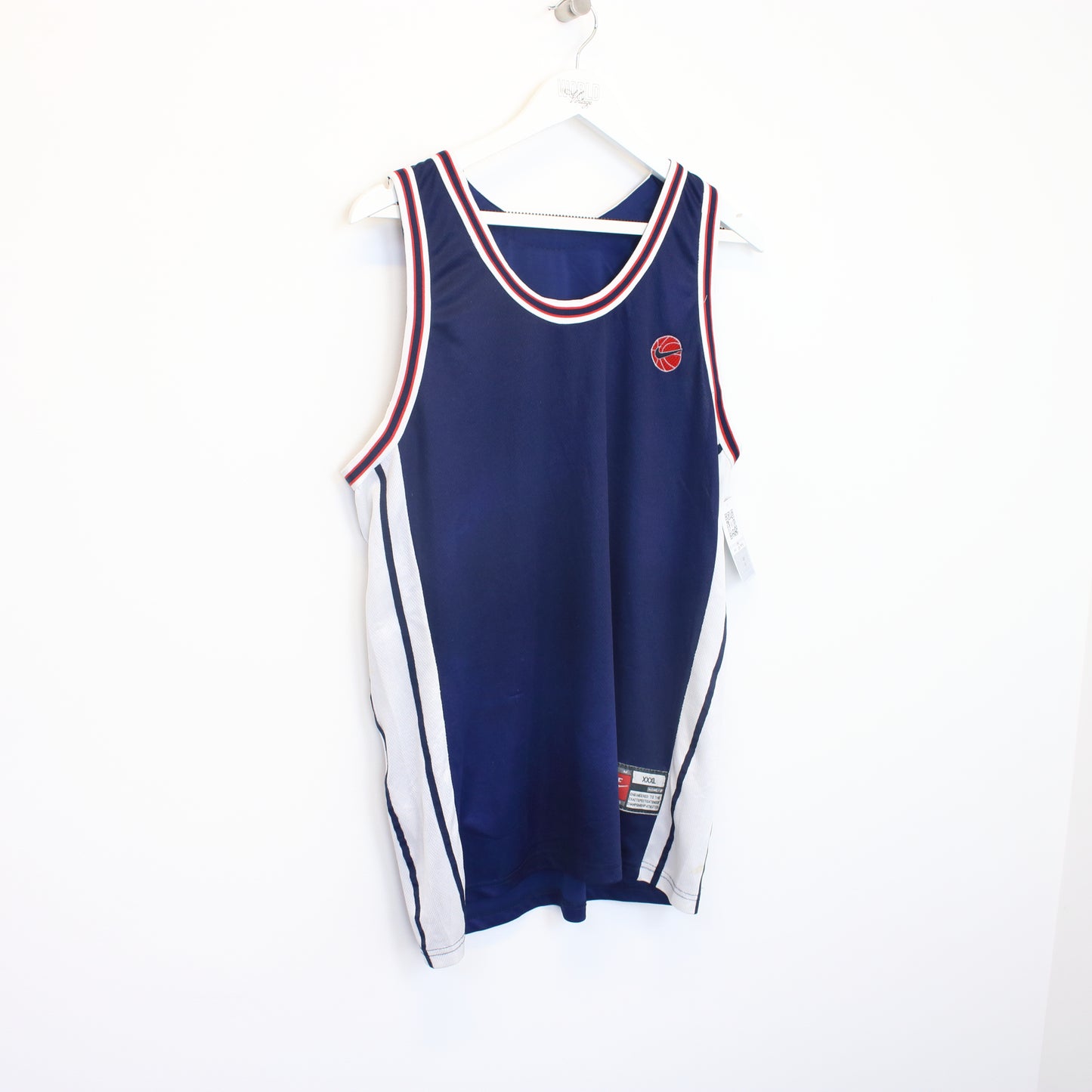 Vintage Nike basketball jersey in navy. Best fits L