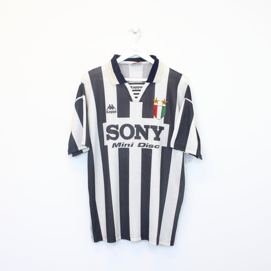 Vintage Kappa Juventus bootleg football shirt in black and white. Best fits L