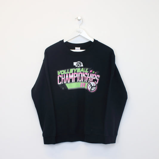 Vintage Gildan sweatshirt in black. Best fits S