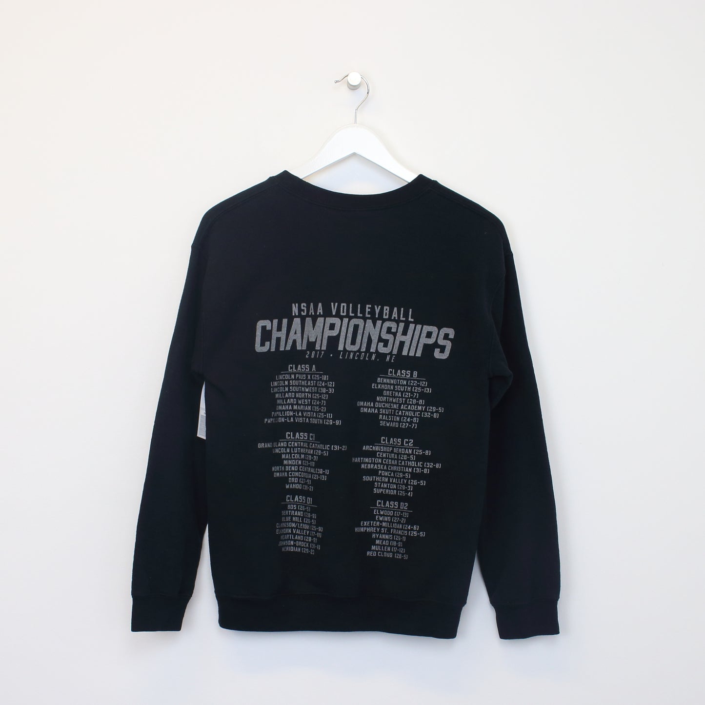 Vintage Gildan sweatshirt in black. Best fits S