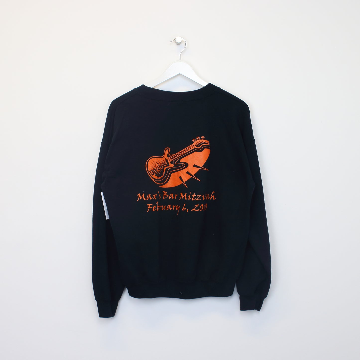 Vintage Gildan sweatshirt in navy. Best fits M