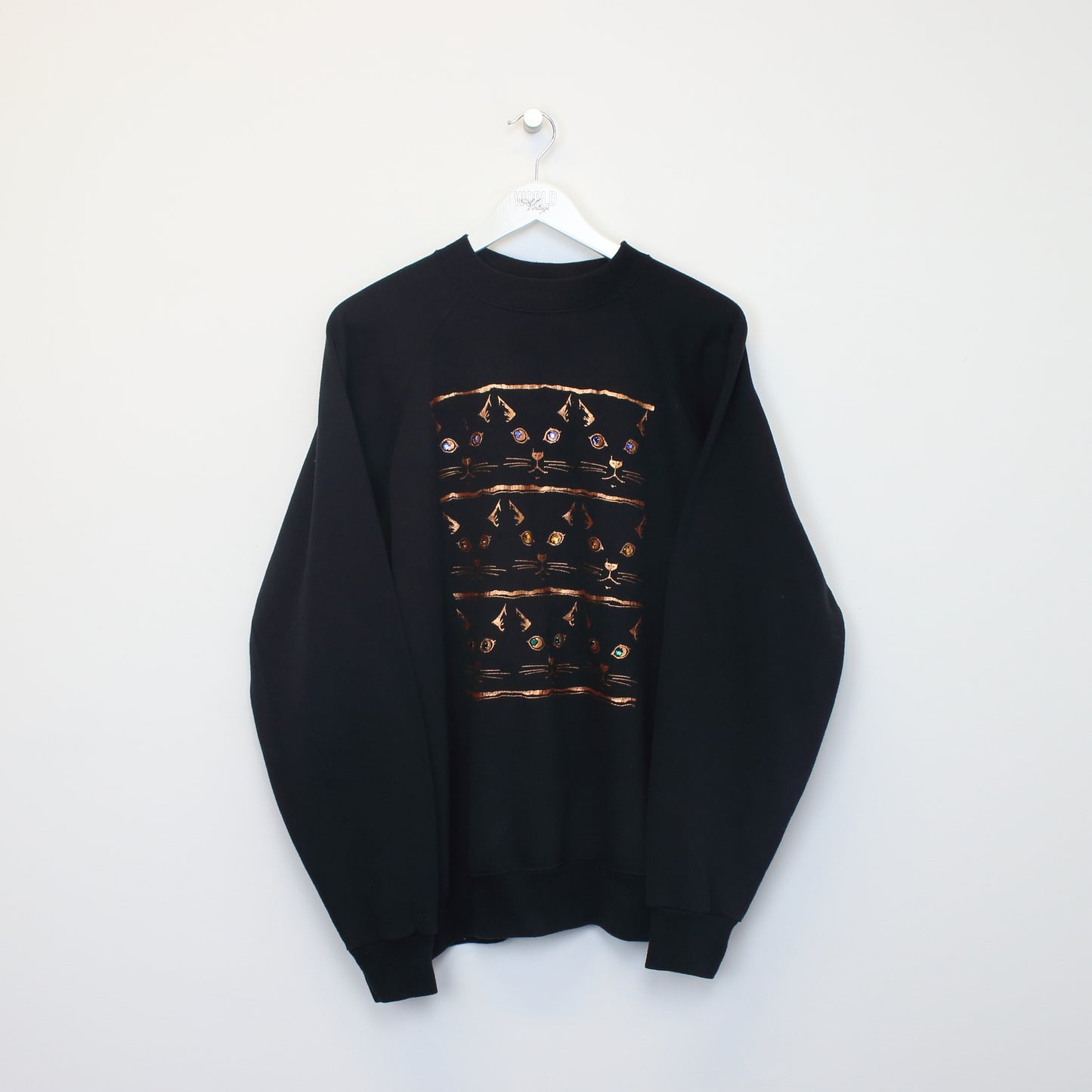 Vintage Hanes sweatshirt in black. Best fits L