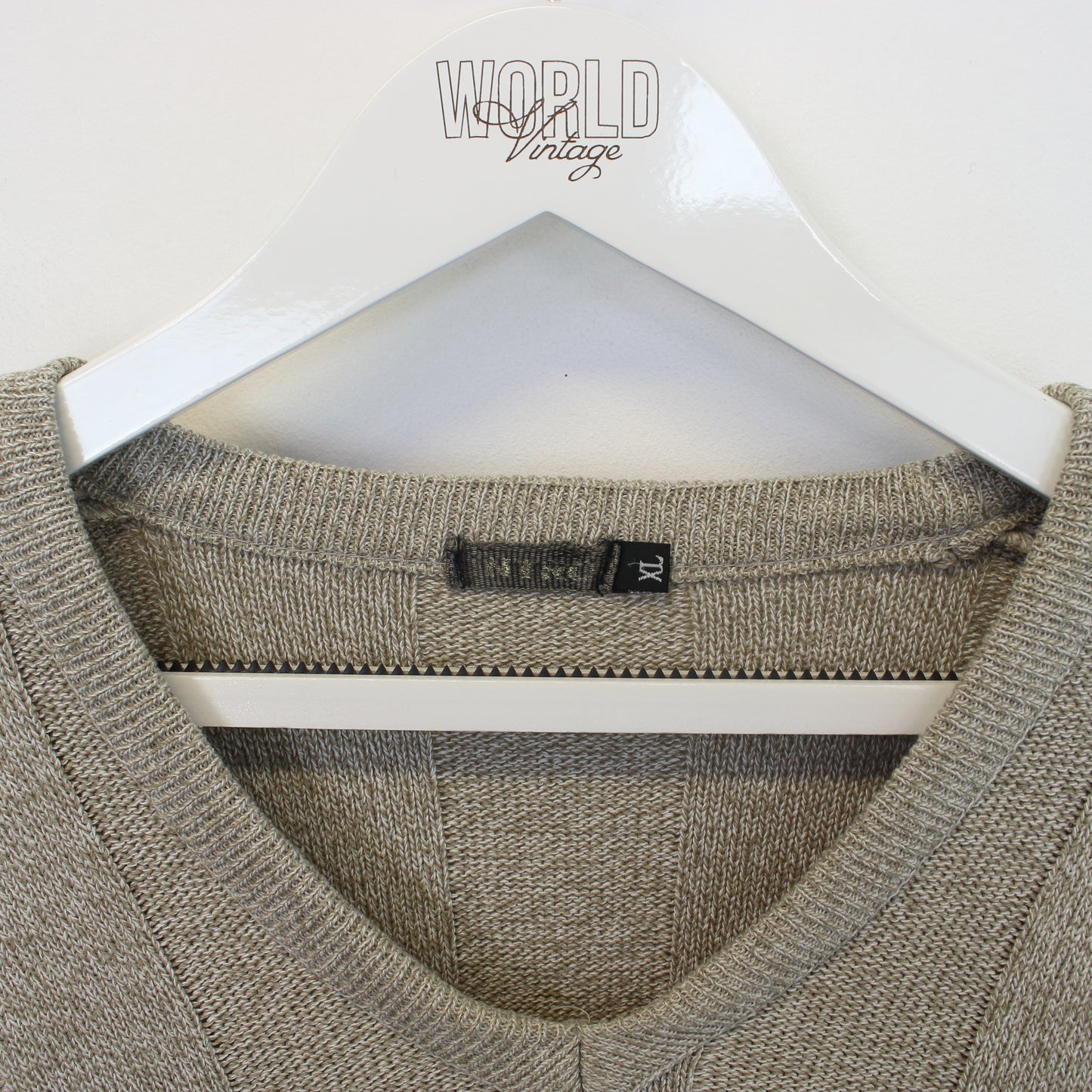 Vintage Unbranded knit sweatshirt in beige. Best fits XL