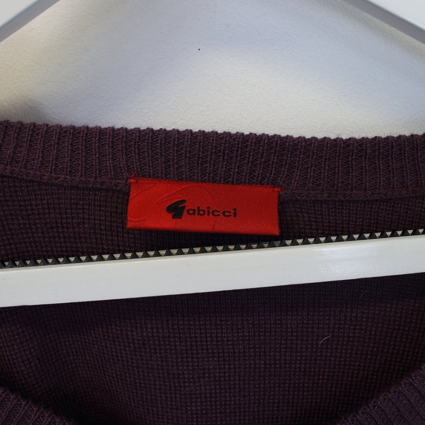 Vintage Gabicci knit sweatshirt in burgundy. Best fits XL