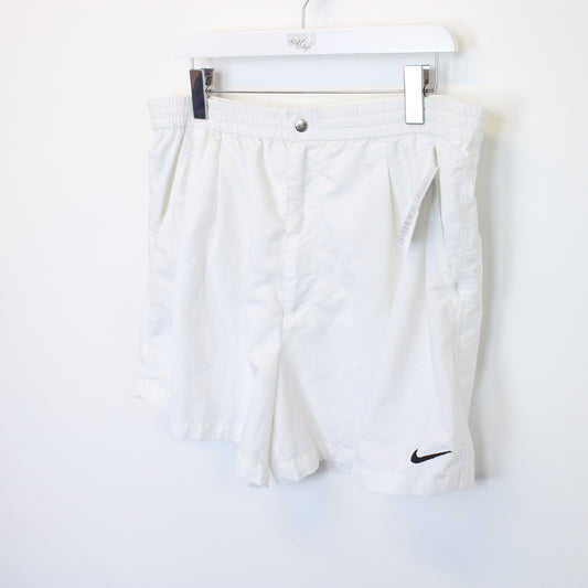 Vintage Nike shorts in white and black. Best fits XL