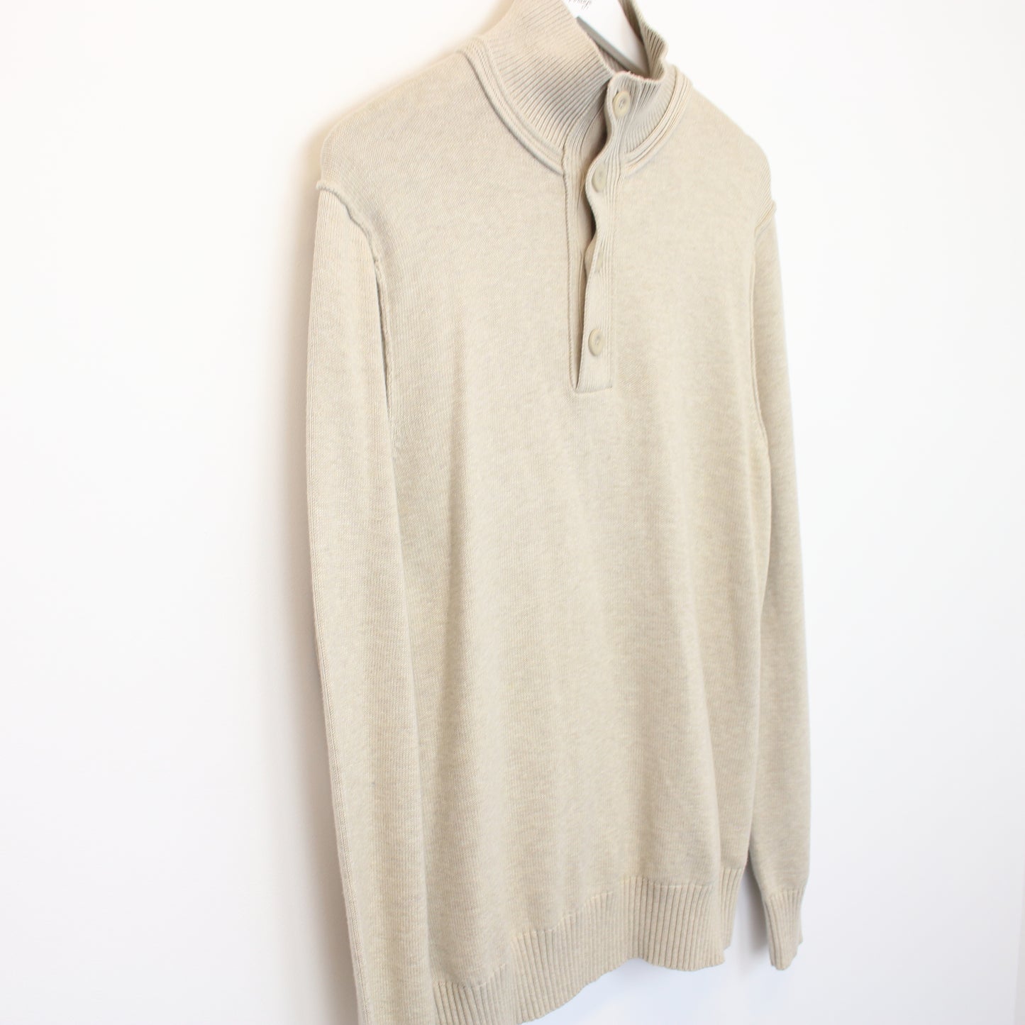 Vintage GAP knit sweatshirt in beige. Best fits M