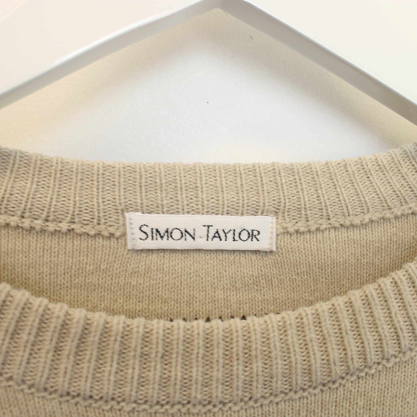 Vintage Simon Taylor knit sweatshirt in beige. Best fits M