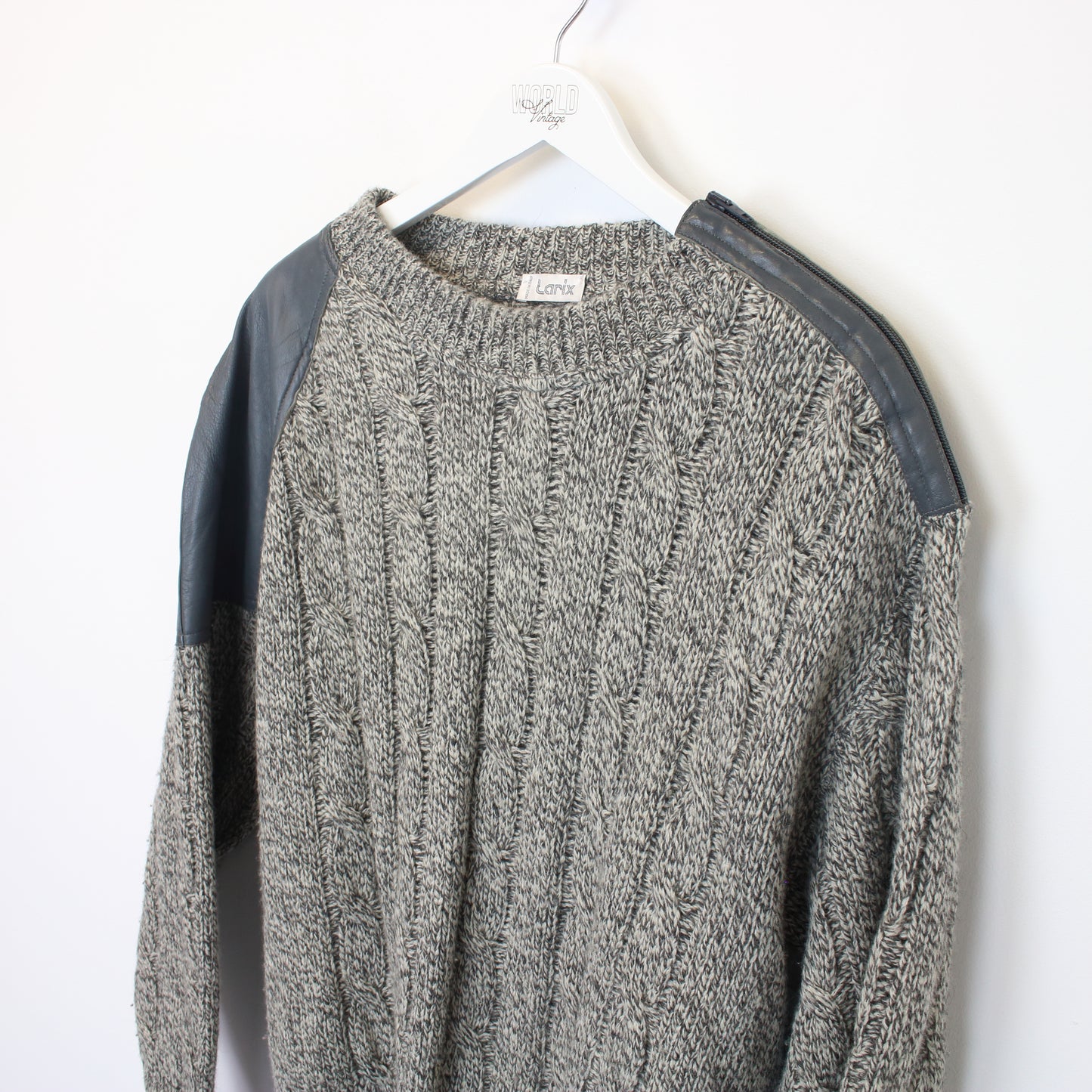 Vintage Larix knit sweatshirt in grey. Best fits XL