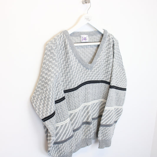 Vintage Snatch knit sweatshirt in grey. Best fits M