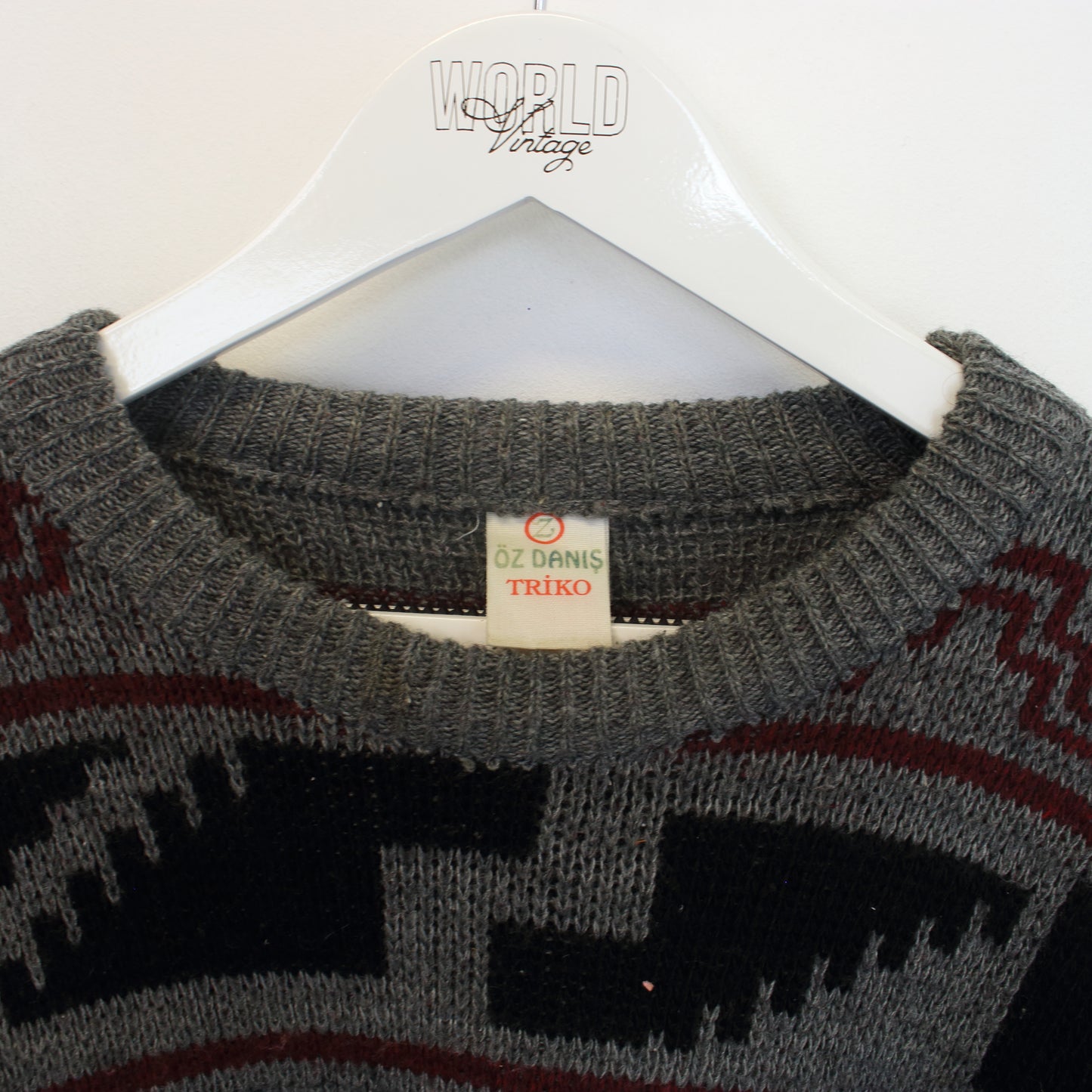 Vintage OZ Danis knit sweatshirt in grey. Best fits L