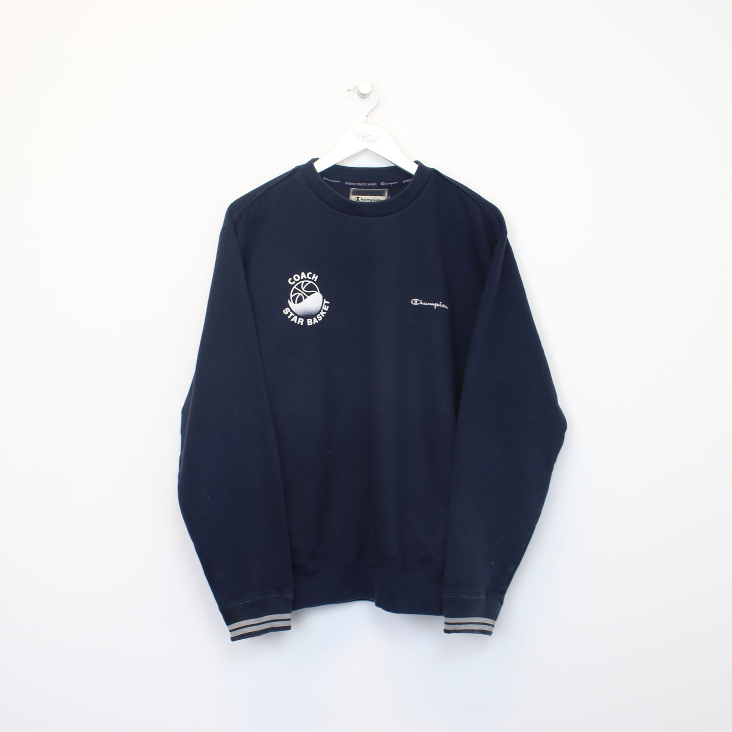 Vintage Champion sweatshirt in navy. Best fits M